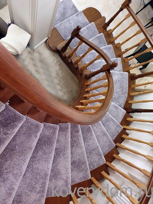 Ковровая дорожка SR-097 с укладкой на лестницу в частный дом